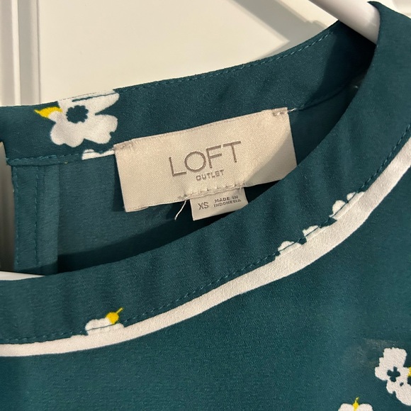 Loft Outlet Tank Top Blouse, Size XS - Picture 3 of 6